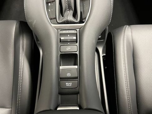 New 2025 Honda HR-V EX-L image 18