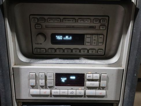 Used 2006 Lincoln Navigator Luxury image 28