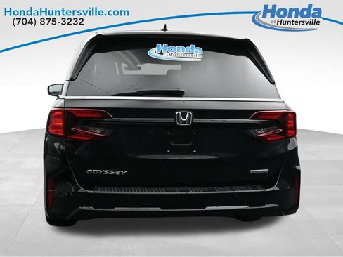 Used 2026 Honda Odyssey Touring image 7