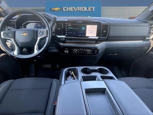 Used 2023 Chevrolet Silverado 1500 LT AWD/4WD image 8