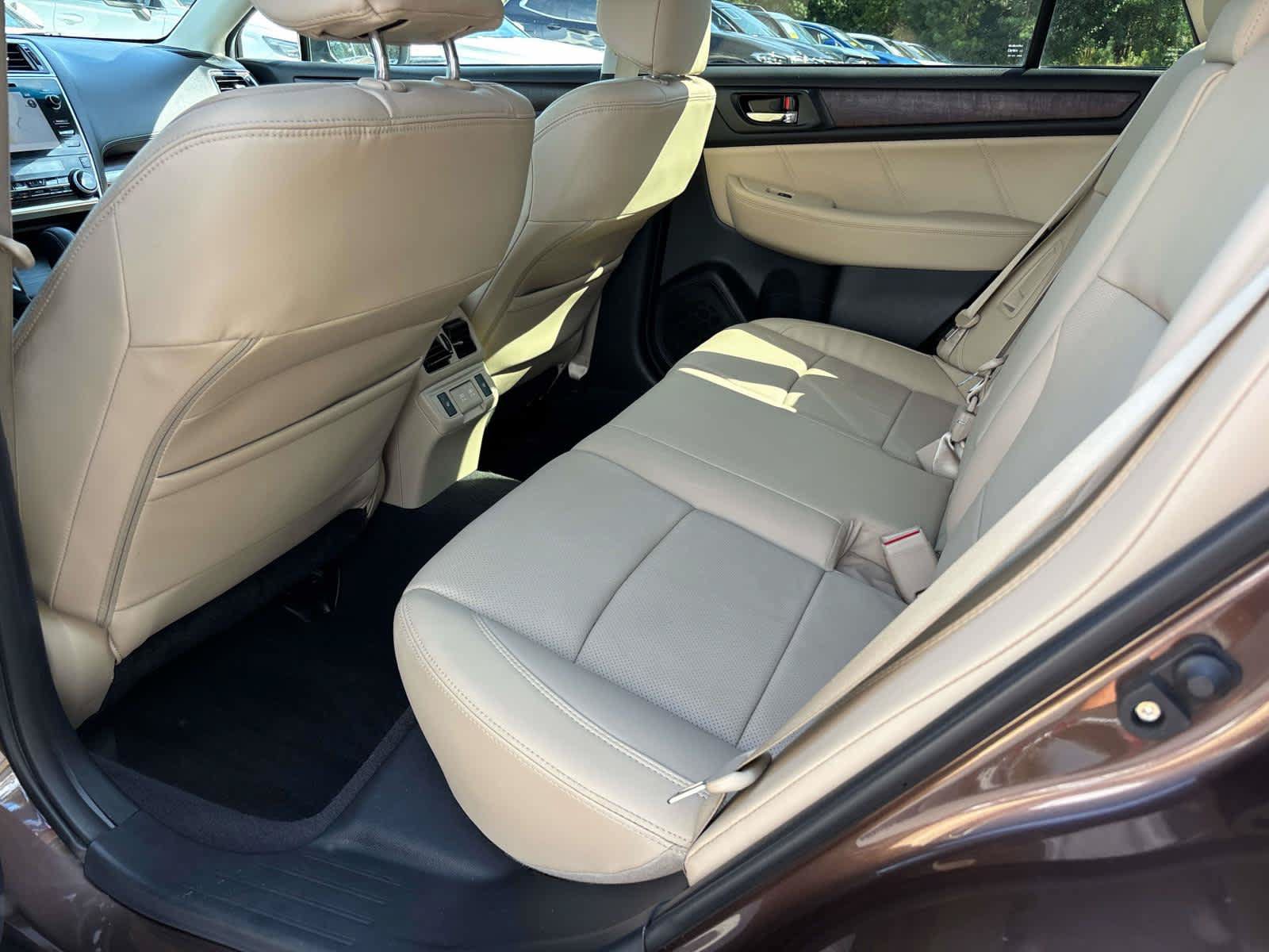 Used 2019 Subaru Outback 3.6R Limited AWD/4WD image 11