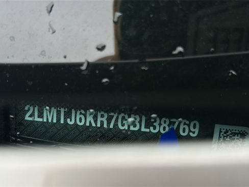 Used 2016 Lincoln MKX Select w/ Select Plus Package image 35