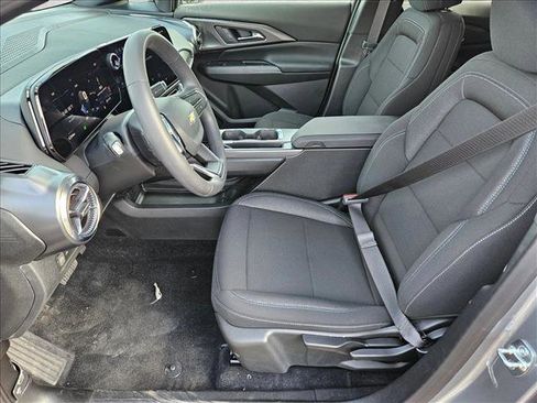 New 2026 Chevrolet Equinox EV LT image 4