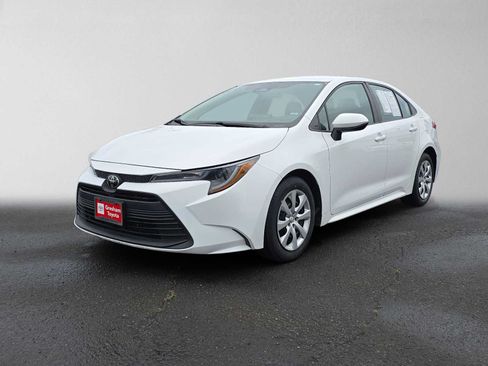Used 2024 Toyota Corolla LE FWD image 9