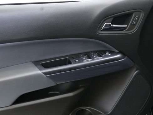 Used 2022 Chevrolet Colorado Z71 w/ Safety Package image 21