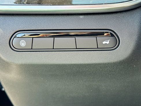 Used 2027 INFINITI QX60 Pure w/ Cargo Package FWD image 11