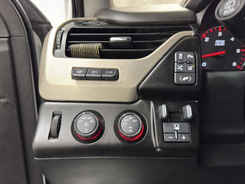 Used 2015 GMC Yukon Denali w/ Premium Package AWD/4WD image 20
