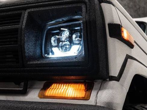 Used 1988 Jeep Grand Wagoneer image 11