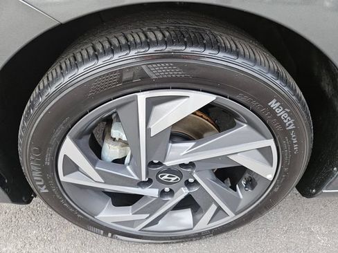 Used 2024 Hyundai Elantra SEL w/ Convenience Package FWD image 22