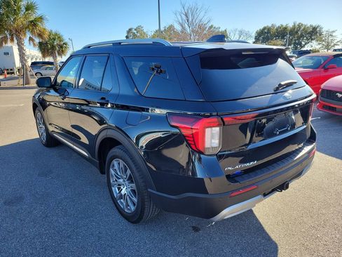 Used 2025 Ford Explorer Platinum image 3