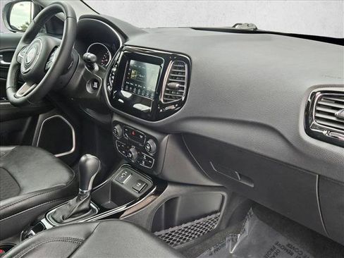 Used 2020 Jeep Compass Latitude image 21