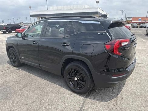 Used 2023 GMC Terrain SLE w/ Driver Convenience Package FWD image 8
