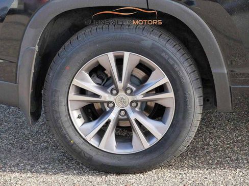 Used 2015 Toyota Highlander XLE image 9