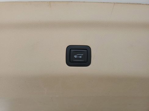 Used 2023 Cadillac Escalade Premium Luxury w/ Performance Package AWD/4WD image 9