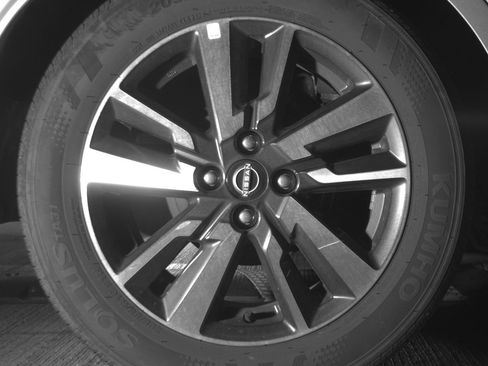 Used 2025 Nissan Versa SV FWD image 15