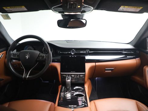 Used 2022 Maserati Quattroporte Modena Q4 AWD/4WD image 21