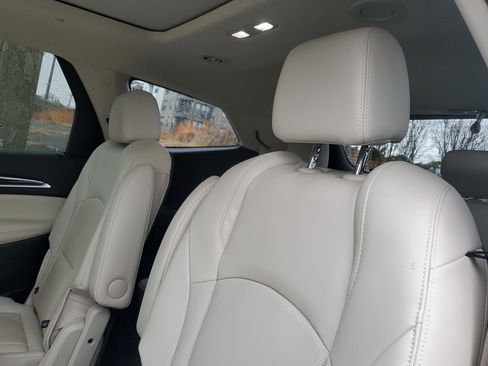 Used 2023 Buick Enclave Premium w/ Experience Buick Package image 9