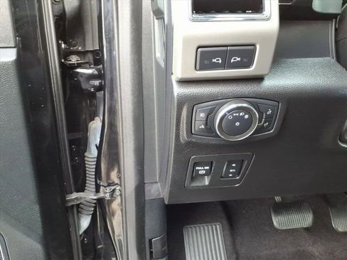 Used 2020 Ford F150 Lariat w/ Equipment Group 502A Luxury image 29