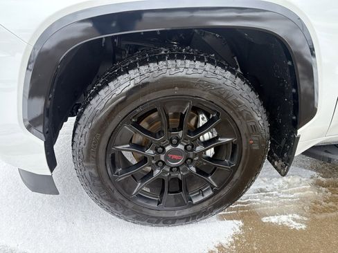 Certified 2025 Toyota Sequoia Platinum image 40