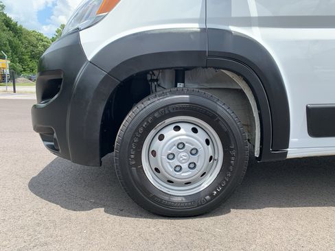 Used 2025 RAM ProMaster 2500 w/ Convenience Group FWD image 11