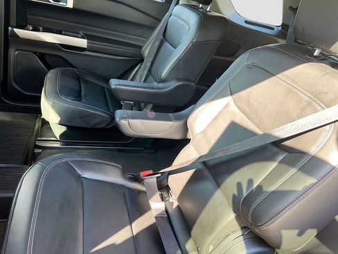 Used 2023 Ford Explorer XLT w/ Equipment Group 202A AWD/4WD image 25