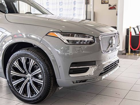 Used 2025 Volvo XC90 B6 Plus image 4