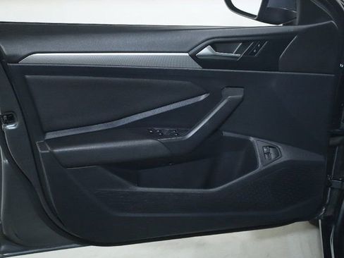 Used 2021 Volkswagen Jetta SE w/ SE Cold Weather Package FWD image 15