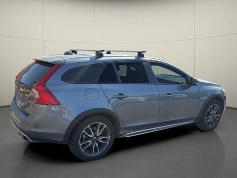 Used 2016 Volvo V60 T5 Cross Country Platinum w/ Climate Package AWD/4WD image 7