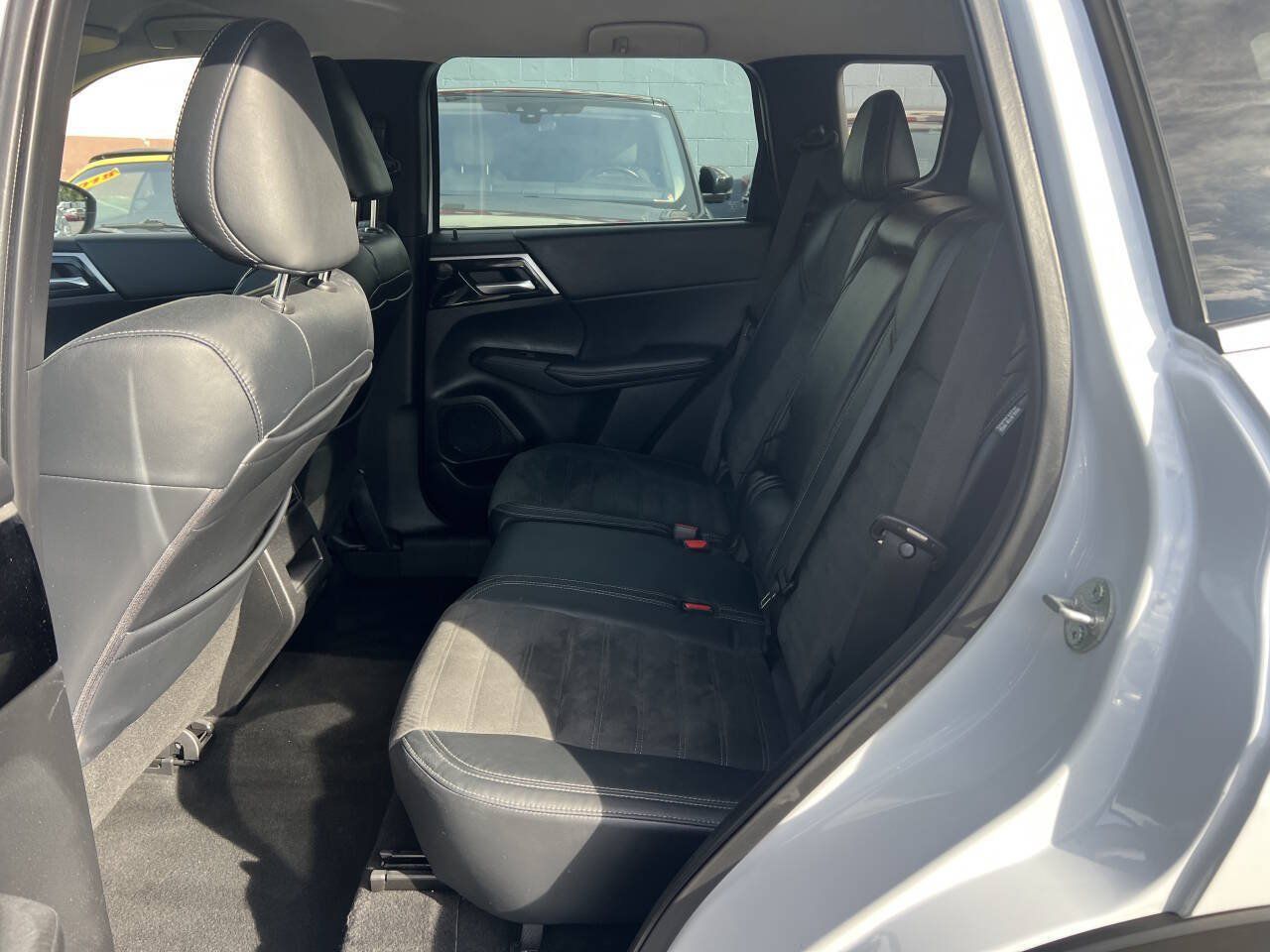 Used 2023 Mitsubishi Outlander SE AWD/4WD image 8