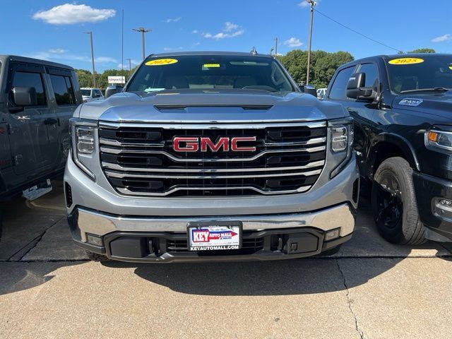 Used 2024 GMC Sierra 1500 SLT w/ X31 Off-Road Package AWD/4WD image 2