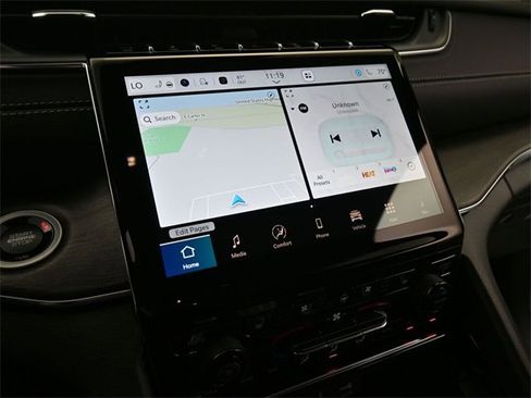 New 2025 Jeep Grand Cherokee Overland w/ Adv Protech Group III image 34