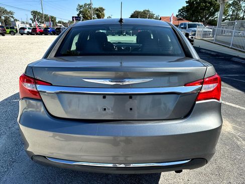 Used 2013 Chrysler 200 Touring image 3