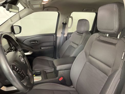 Used 2024 Nissan Frontier SV w/ SV Convenience Package image 18