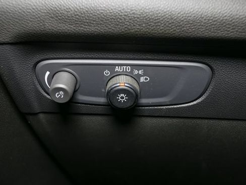 Used 2022 Buick Envision Essence w/ Safety Package FWD image 35