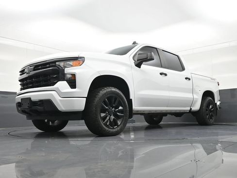 Used 2024 Chevrolet Silverado 1500 Custom AWD/4WD image 24