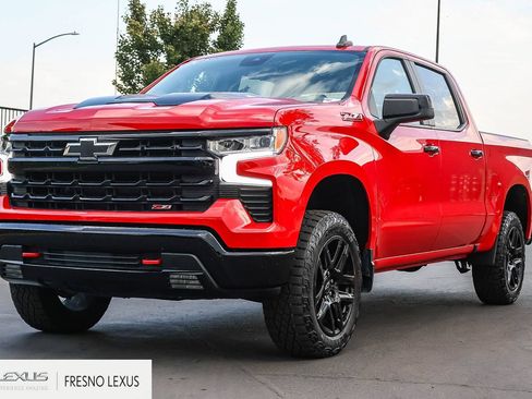 Used 2024 Chevrolet Silverado 1500 LT Trail Boss w/ Convenience Package II AWD/4WD image 3