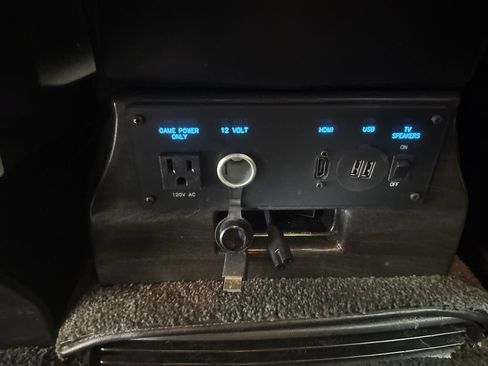Used 2022 Mercedes-Benz Metris Passenger image 17