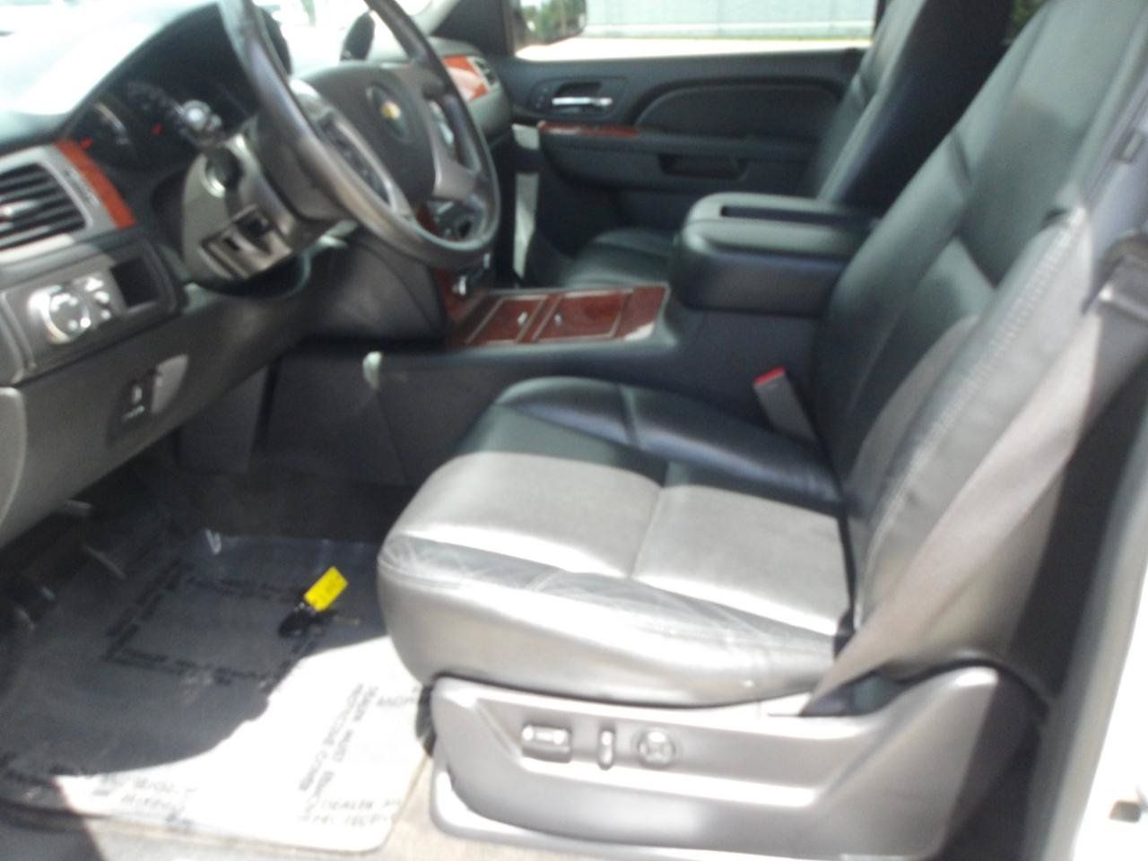 Used 2013 Chevrolet Tahoe LTZ RWD image 19