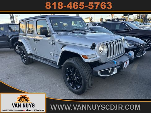 Used 2022 Jeep Wrangler Unlimited Sahara w/ Cold Weather Group AWD/4WD image 1