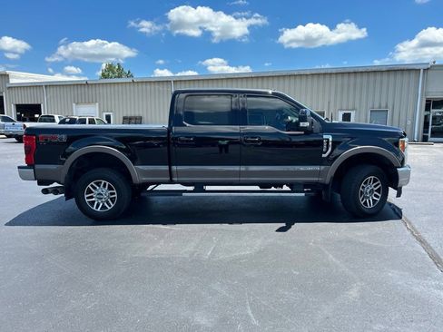 Used 2018 Ford F250 Lariat w/ FX4 Off-Road Package AWD/4WD image 8
