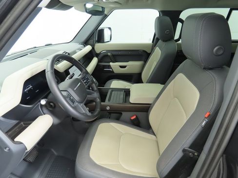 Used 2024 Land Rover Defender 110 X-Dynamic SE image 18