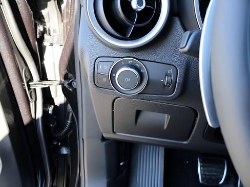 New 2025 Alfa Romeo Stelvio Sprint AWD/4WD image 36