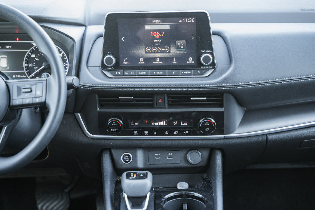 Used 2023 Nissan Rogue SV AWD/4WD image 18