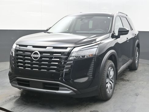 New 2026 Nissan Pathfinder SL FWD image 3