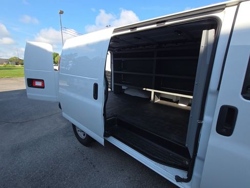 Used 2022 Chevrolet Express 2500 w/ Driver Convenience Package RWD image 12