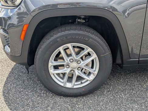 New 2025 Jeep Grand Cherokee Laredo X w/ Luxury Tech Group I image 12