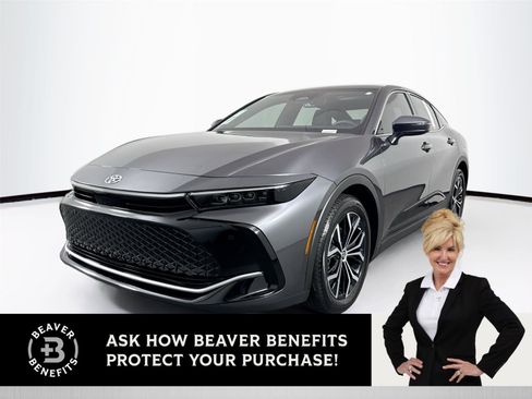 Used 2023 Toyota Crown Limited image 1