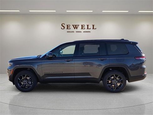 New 2025 Jeep Grand Cherokee L Limited image 2