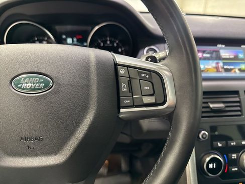 Used 2019 Land Rover Discovery Sport HSE AWD/4WD image 12