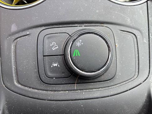 Used 2024 GMC Terrain SLE image 20